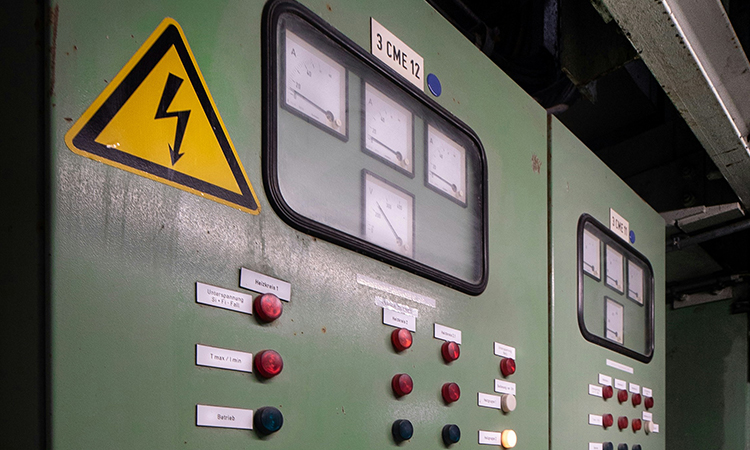 成套配电柜雷击和高压危险