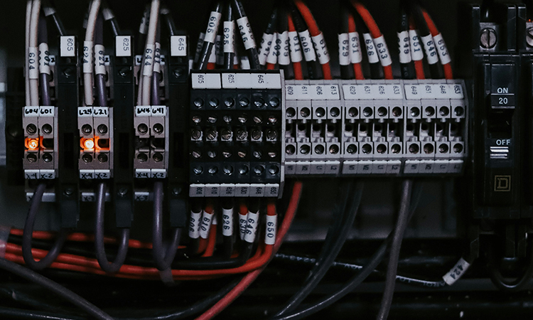 配电柜的电气设备安装